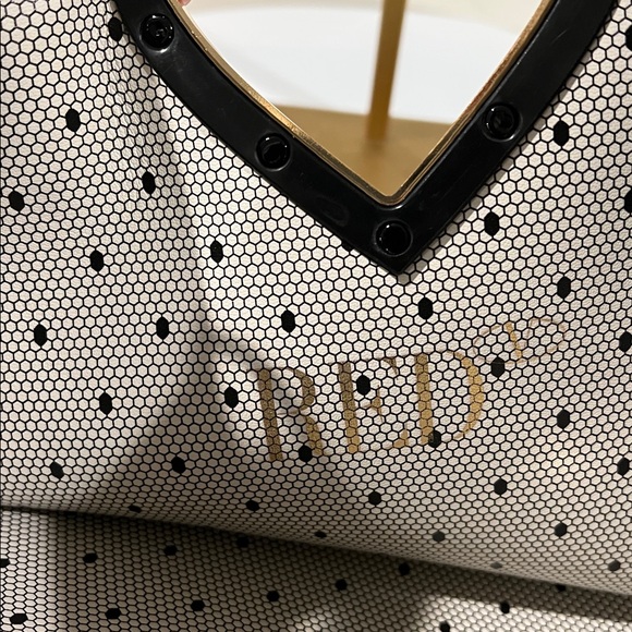 RED Valentino White Leather Heart Crossbody Bag - Picture 6 of 13